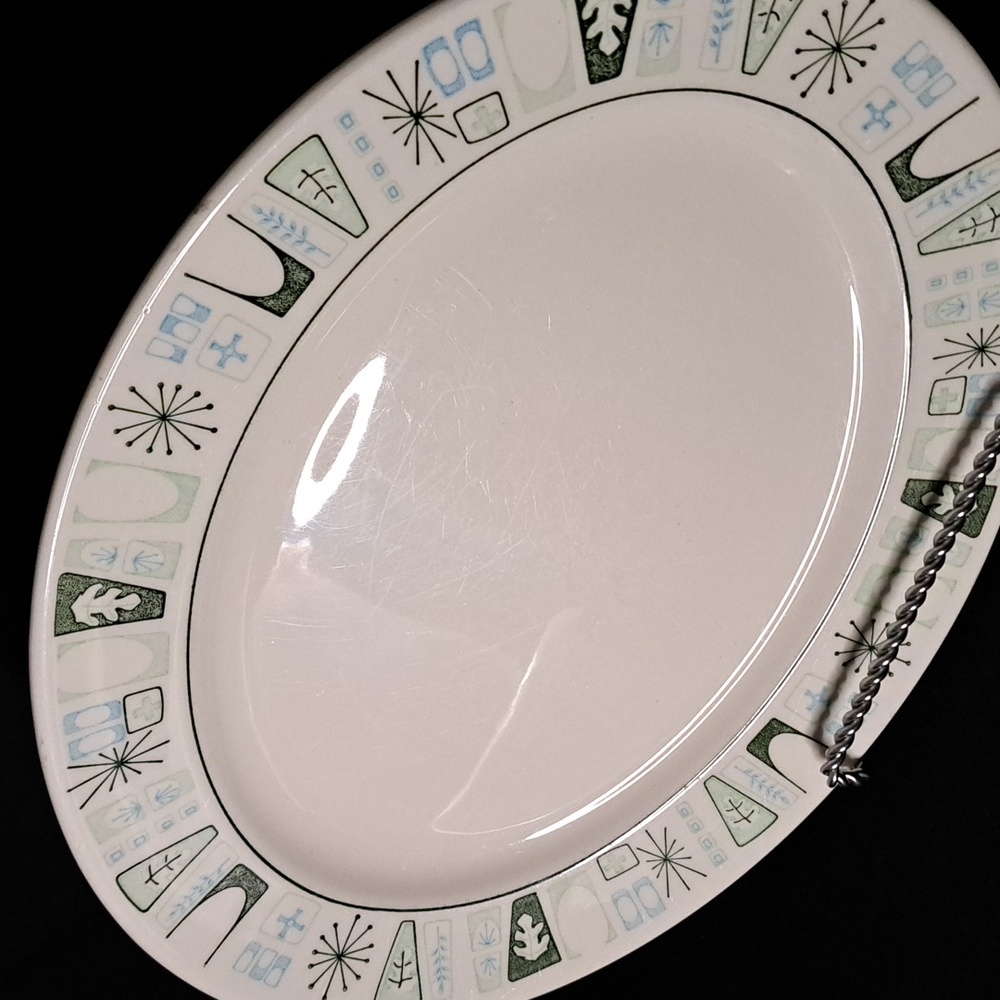 Taylor Smith Taylorstone Oval Dinnerware Plate in Green and Blue